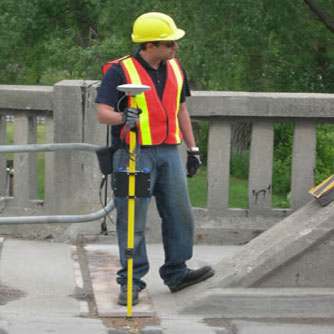 Field operator using GPS to geo-reference located marks