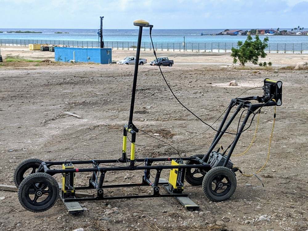 pulseEKKO® 100 MHz SmartCart used for detecting cavities.